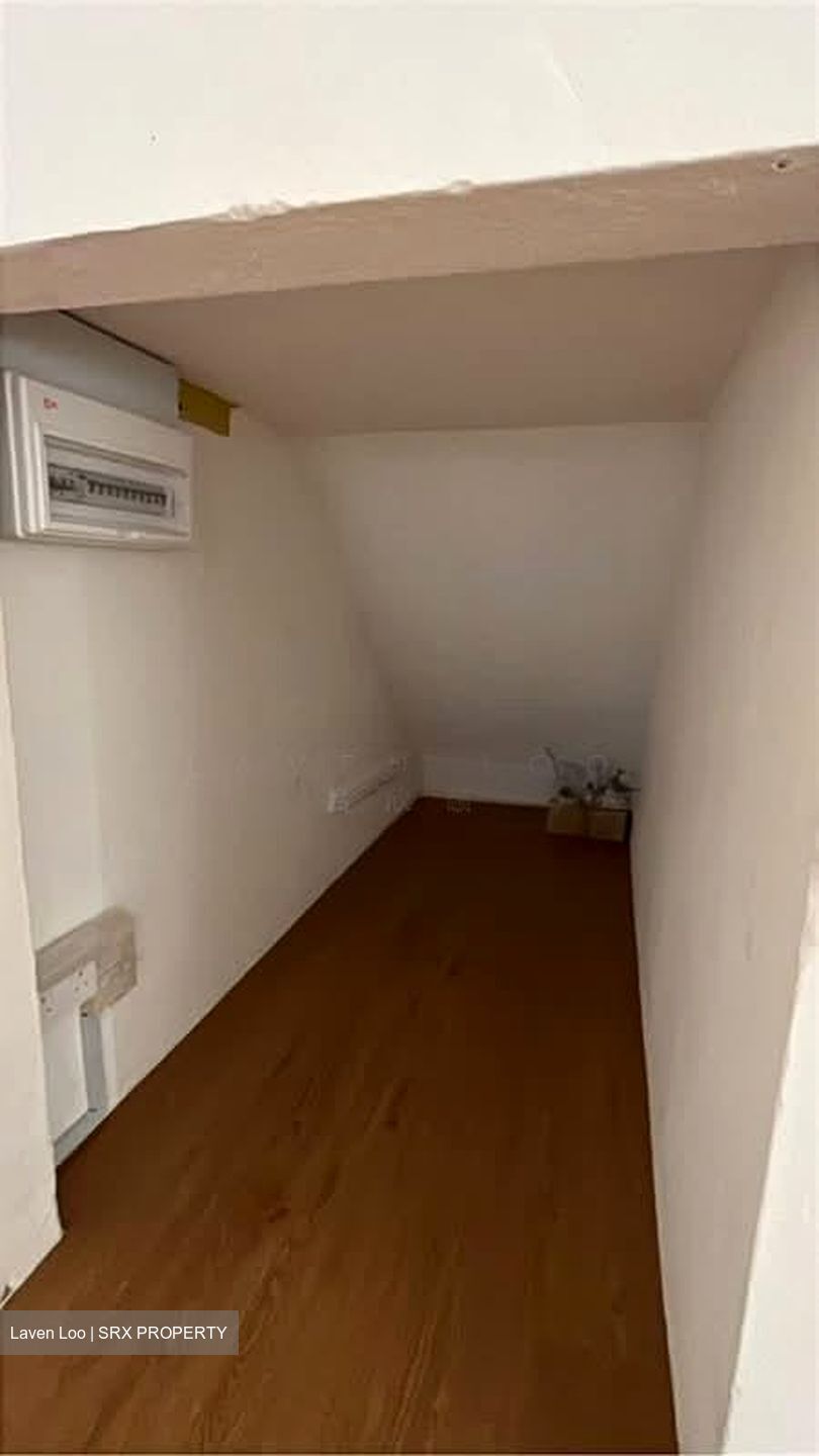 Macpherson Road (D13), Office #568124841